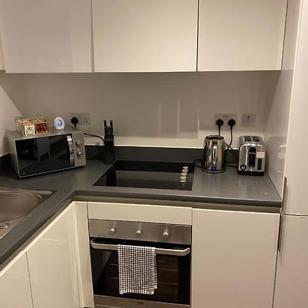 Spacious 1 Bed Relocation Apartment Free Parking, Brierley Hill Ngoại thất bức ảnh