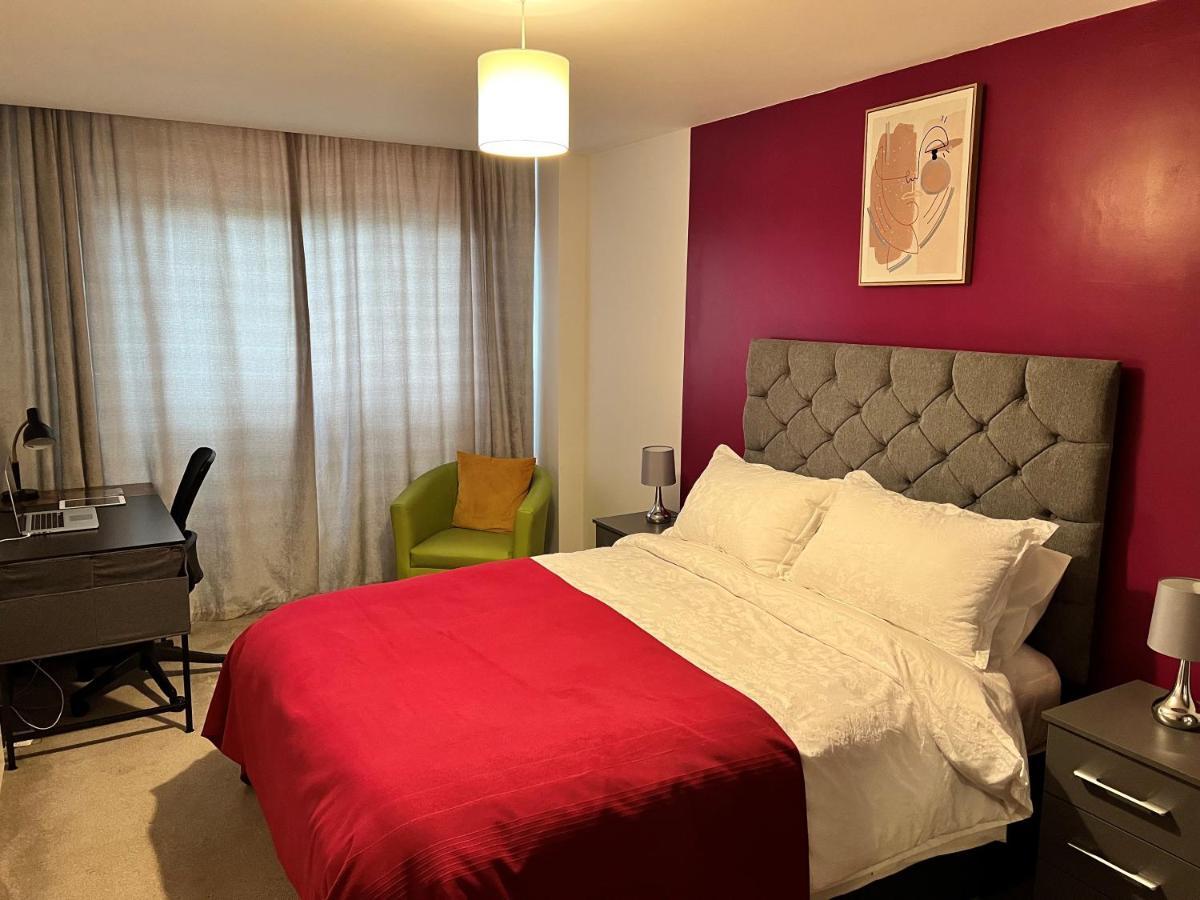 Spacious 1 Bed Relocation Apartment Free Parking, Brierley Hill Ngoại thất bức ảnh