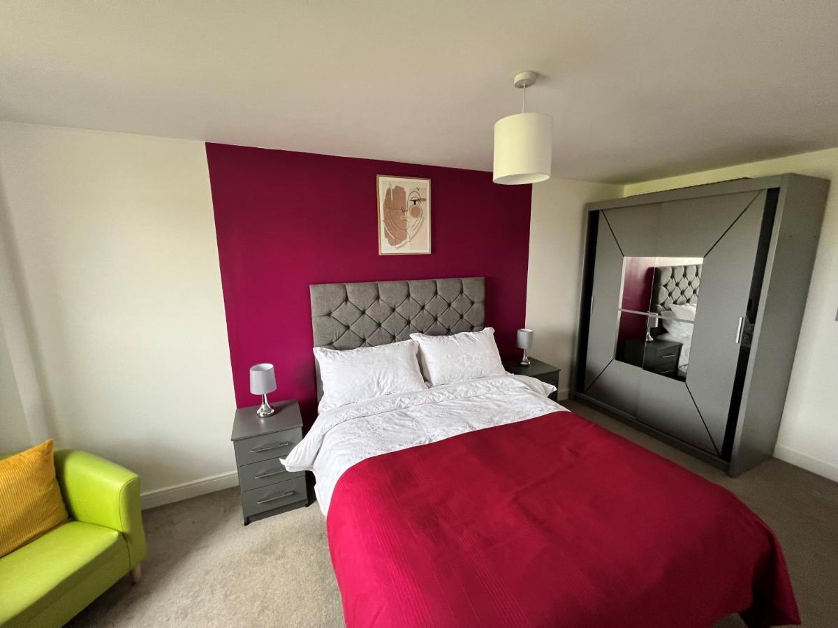 Spacious 1 Bed Relocation Apartment Free Parking, Brierley Hill Ngoại thất bức ảnh