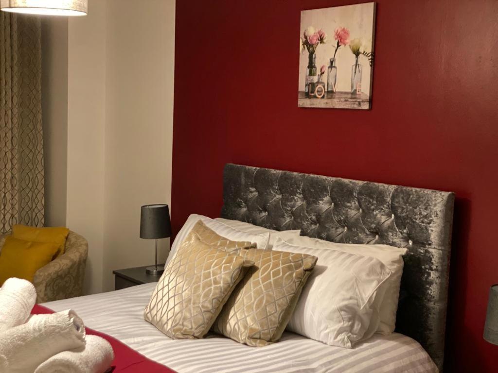 Spacious 1 Bed Relocation Apartment Free Parking, Brierley Hill Ngoại thất bức ảnh