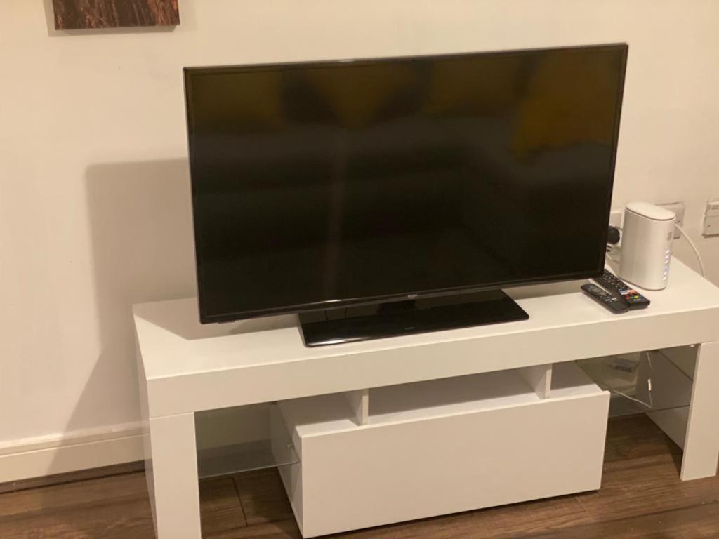 Spacious 1 Bed Relocation Apartment Free Parking, Brierley Hill Ngoại thất bức ảnh